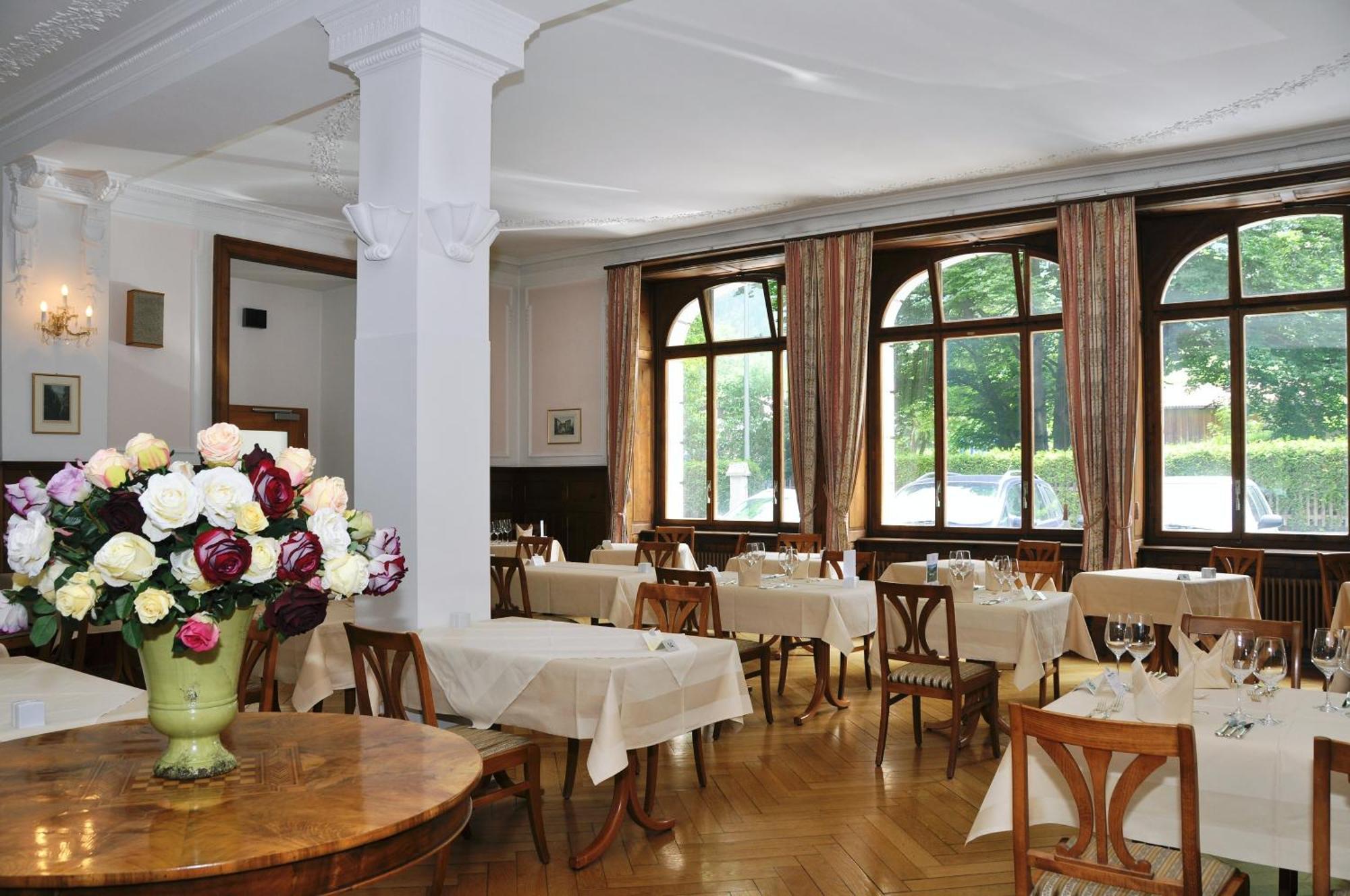 Hotel Fravi Андер Екстер'єр фото