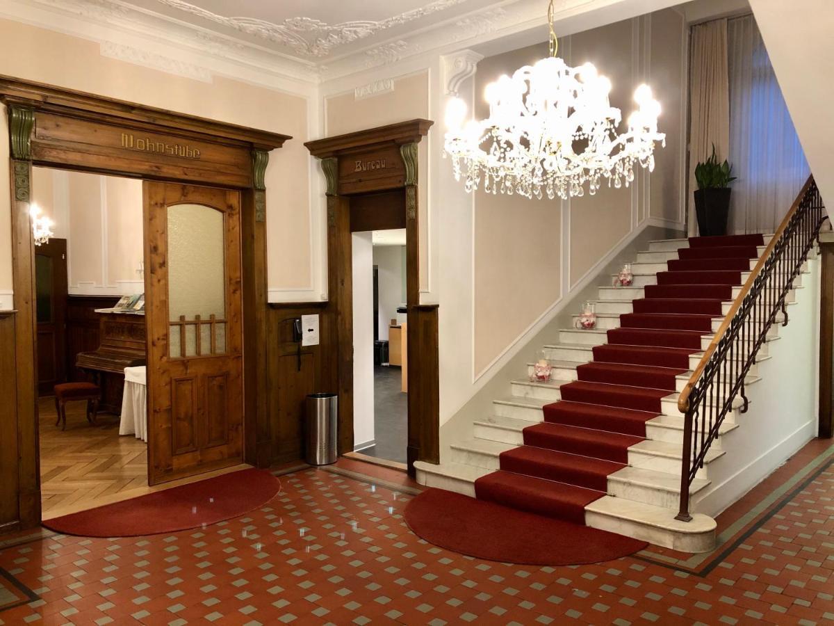 Hotel Fravi Андер Екстер'єр фото